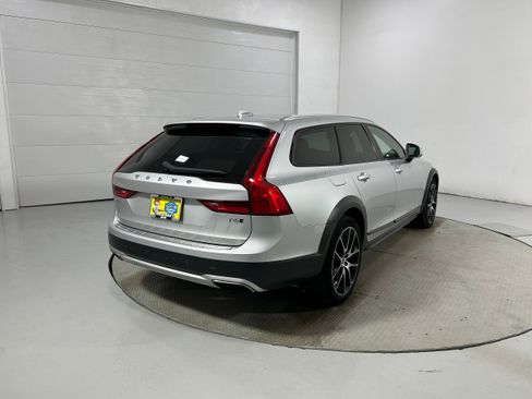 Used 2020 Volvo V90 T6 Cross Country AWD/4WD image 36