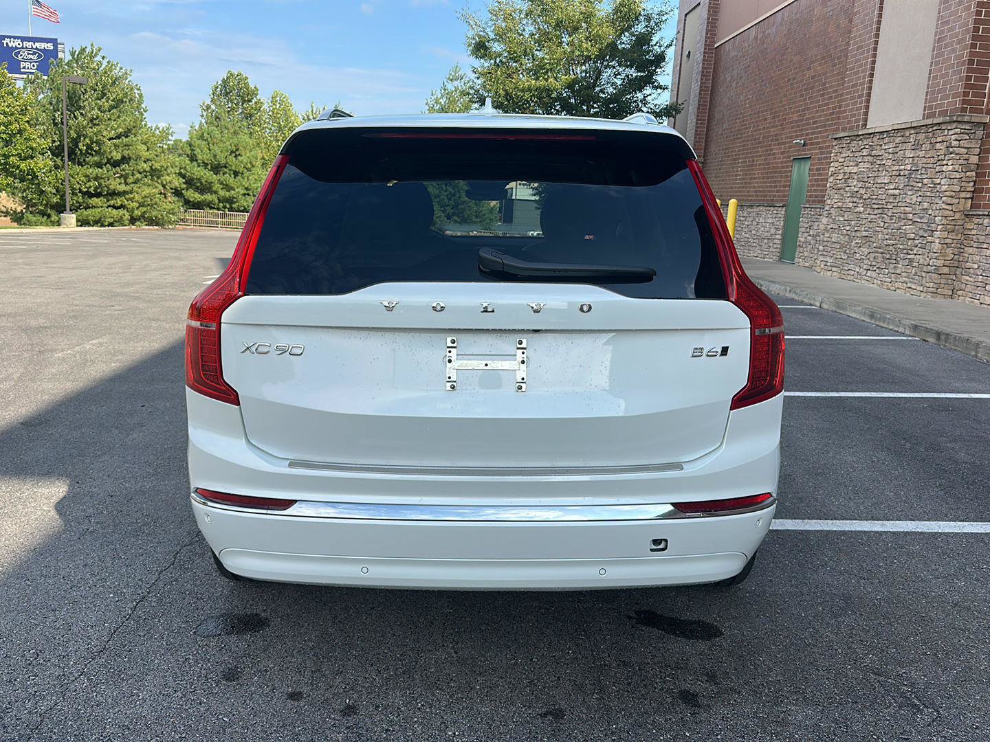 Used 2023 Volvo XC90 B6 Plus w/ Protection Package Premier AWD/4WD image 4