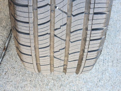 Used 2020 Ford Explorer Base image 15