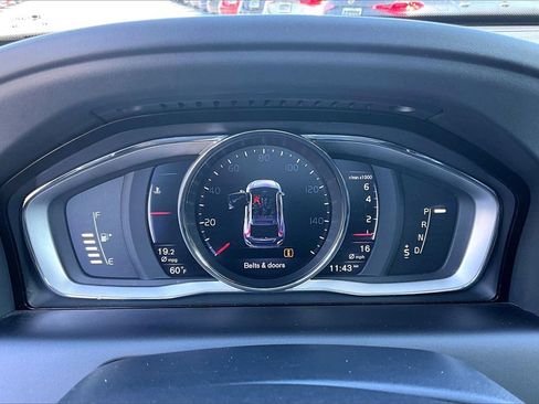 Used 2016 Volvo XC60 T5 Premier w/ Protection Package image 12