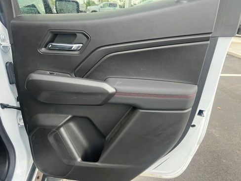 Used 2023 Chevrolet Colorado Z71 w/ Z71 Convenience Package 2 AWD/4WD image 12