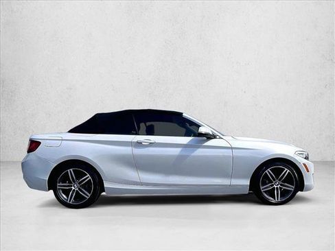 Used 2017 BMW 230i Convertible image 4