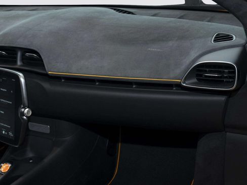 Used 2026 McLaren Artura Spider RWD image 37