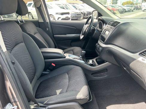 Used 2018 Dodge Journey SXT w/ Connectivity Group FWD image 34