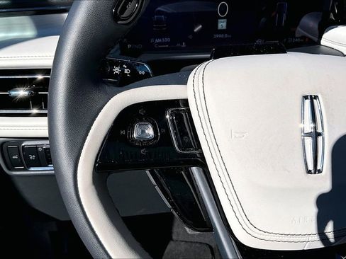 Used 2025 Lincoln Aviator Reserve w/ Equipment Group 201A image 18