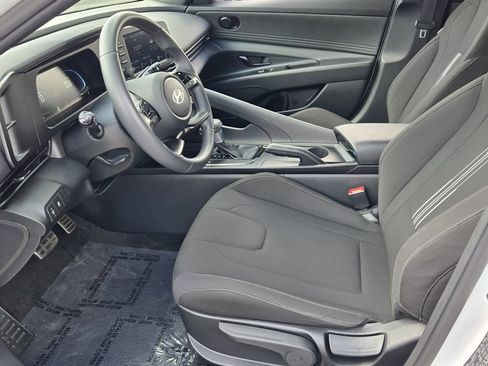 Certified 2025 Hyundai Elantra Sport FWD image 10