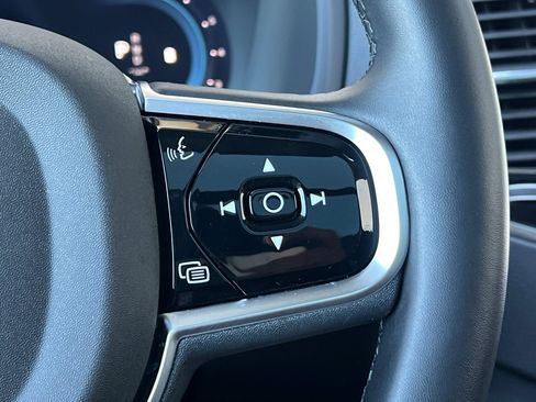 Used 2025 Volvo XC90 B6 Ultra image 32