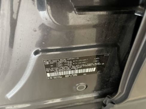 Used 2015 Toyota RAV4 XLE image 27