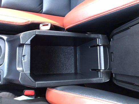 Used 2013 Toyota RAV4 Limited image 28