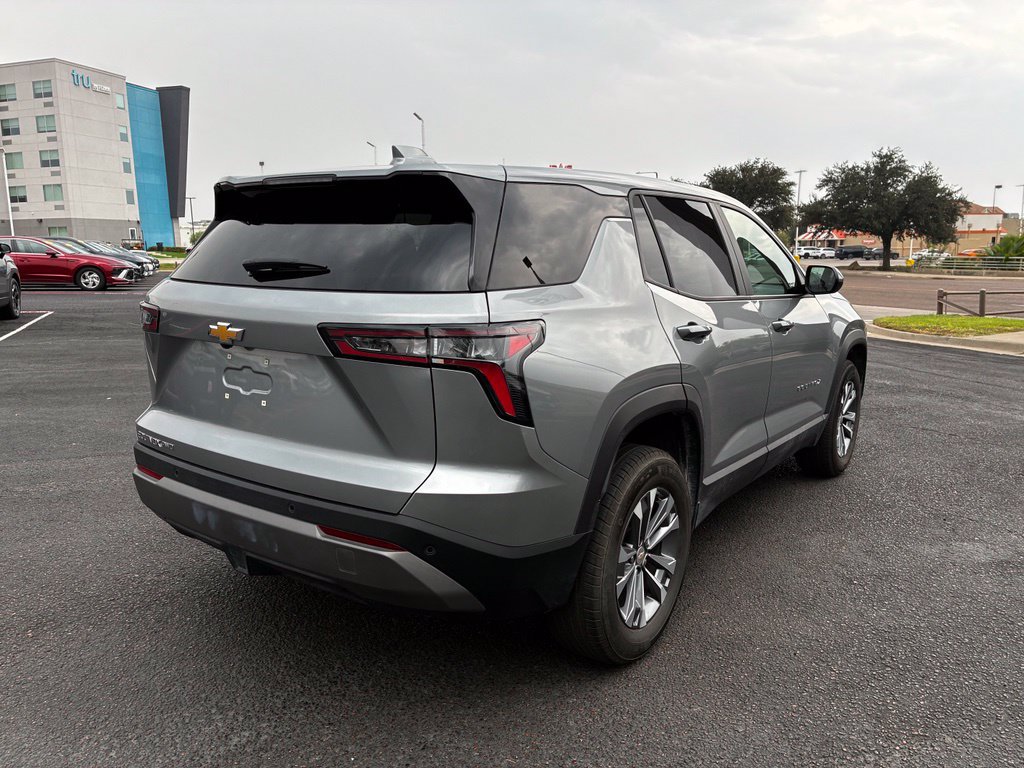 Used 2026 Chevrolet Equinox LT AWD/4WD image 5