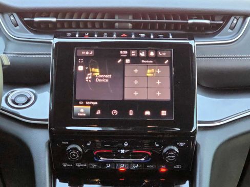 Used 2023 Jeep Grand Cherokee Altitude image 20