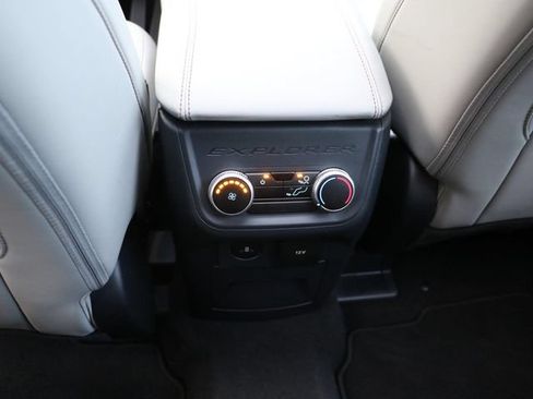 Used 2025 Ford Explorer Active w/ Active Comfort Package AWD/4WD image 16
