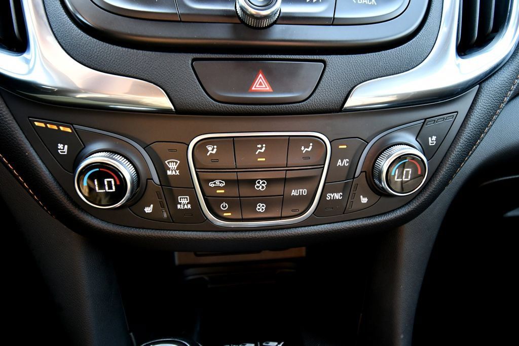 Used 2020 Chevrolet Equinox Premier AWD/4WD image 32