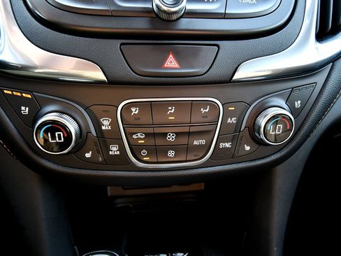 Used 2020 Chevrolet Equinox Premier AWD/4WD image 32
