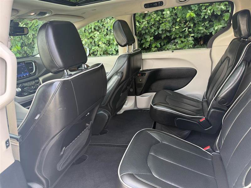 Used 2022 Chrysler Pacifica Limited FWD image 14