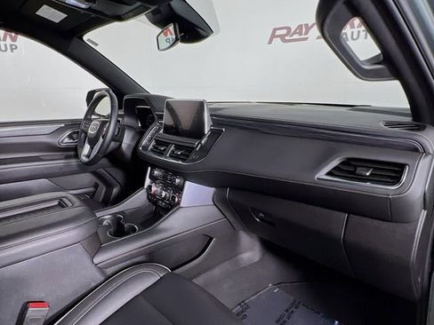 Used 2024 GMC Yukon SLT image 41