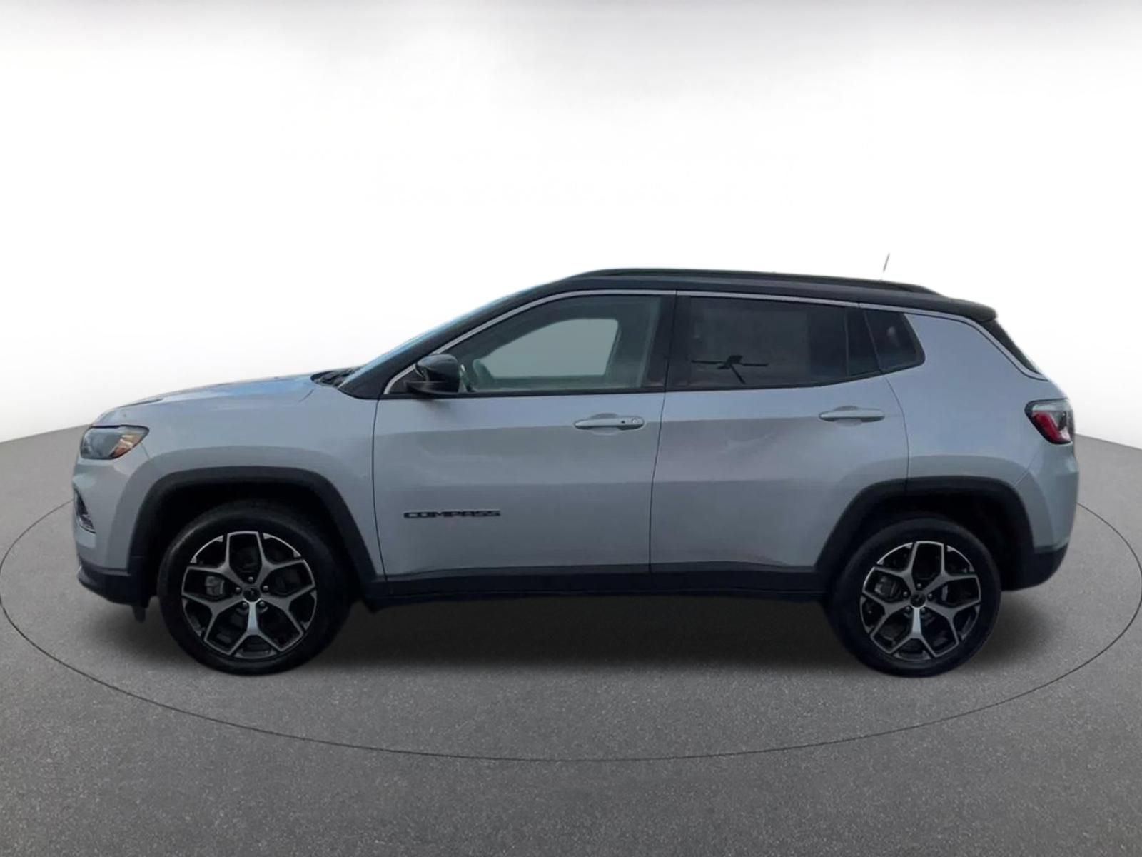 Used 2025 Jeep Compass Limited AWD/4WD image 8