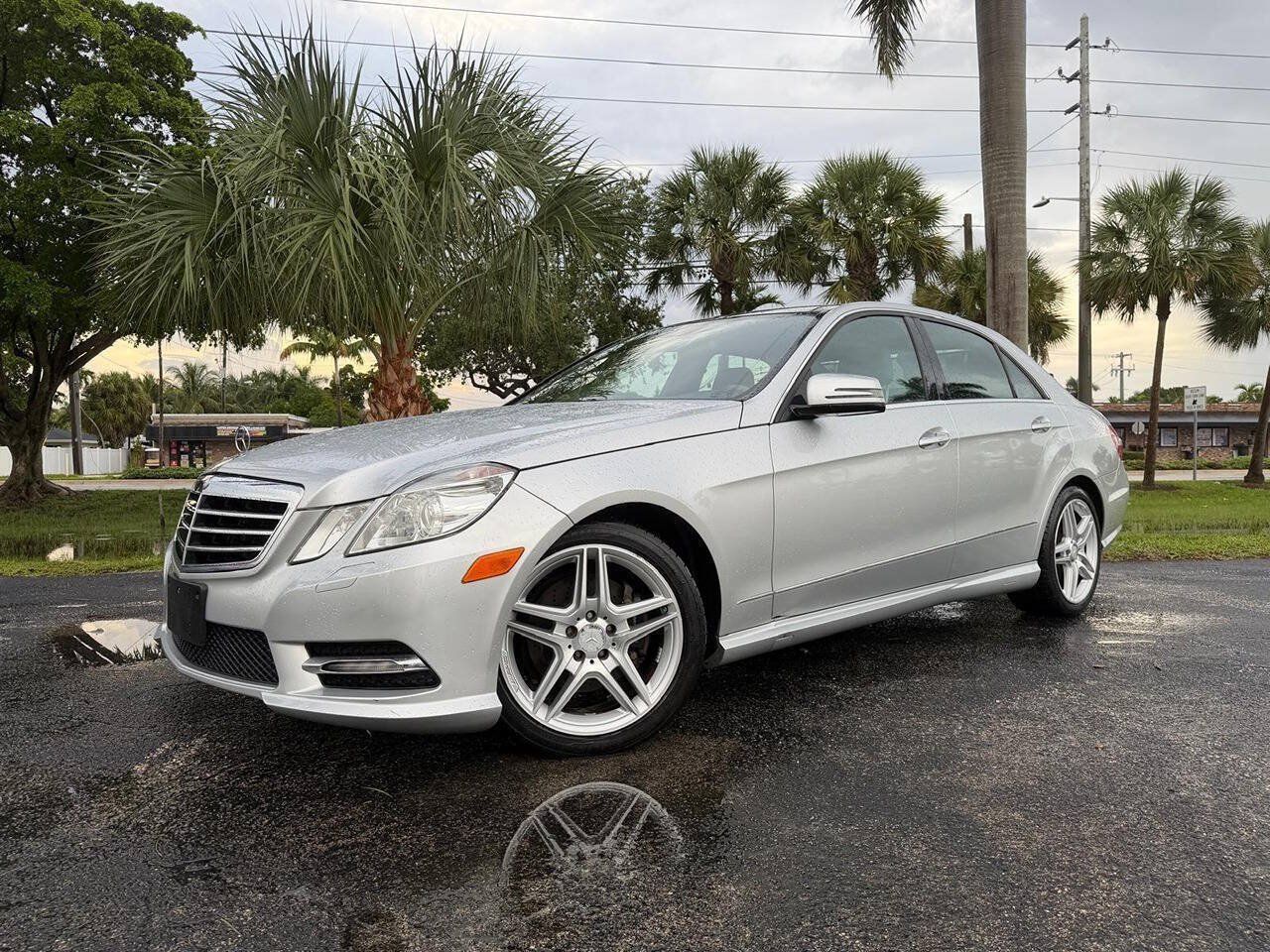 Used 2013 Mercedes-Benz E 350 4MATIC Sedan w/ Premium 2 Pkg image 1