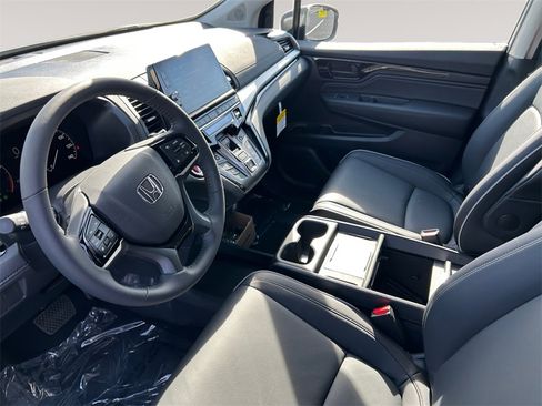 New 2026 Honda Odyssey Touring image 10