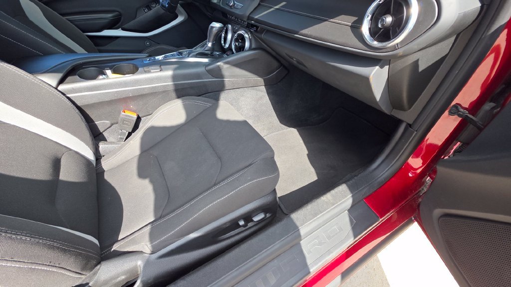 Used 2023 Chevrolet Camaro LT RWD image 13