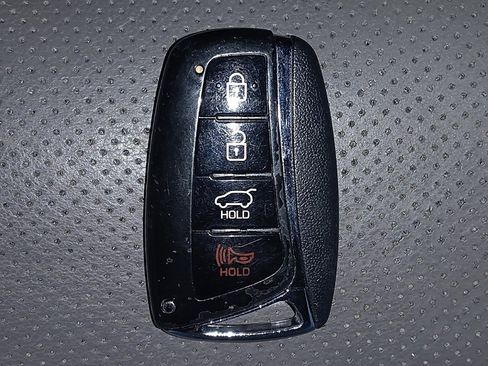 Used 2018 Hyundai Santa Fe Sport image 32