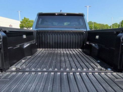 Certified 2026 Toyota Tacoma SR5 AWD/4WD image 17