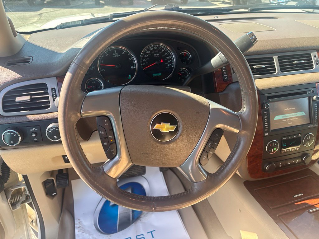 Used 2013 Chevrolet Avalanche LTZ AWD/4WD image 24