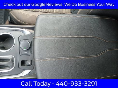 Used 2018 Chevrolet Traverse LT FWD image 28