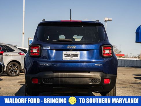Used 2017 Jeep Renegade Latitude w/ Cold Weather Group image 6