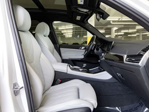 Certified 2023 BMW X5 sDrive40i w/ Premium Package image 27