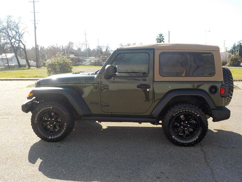 Used 2020 Jeep Wrangler Sport image 8