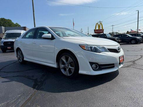Used 2012 Toyota Camry SE FWD image 4