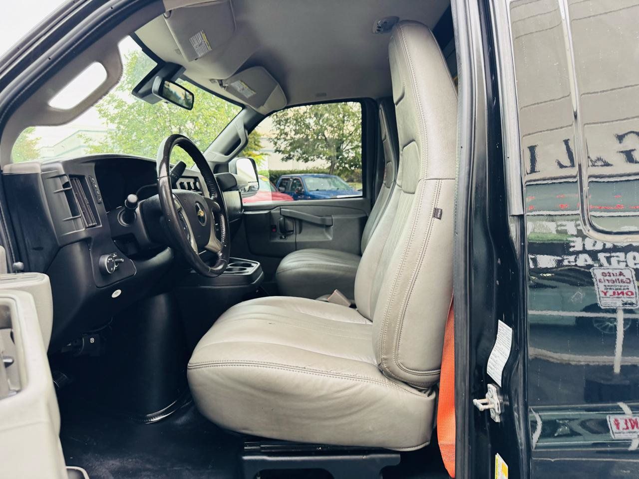 Used 2019 Chevrolet Express 2500 w/ Driver Convenience Package RWD image 13