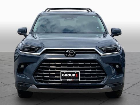 Used 2025 Toyota Grand Highlander FWD image 4