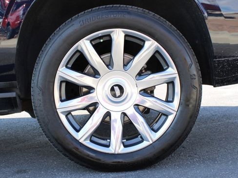 Used 2022 Cadillac Escalade ESV Premium Luxury Platinum image 12