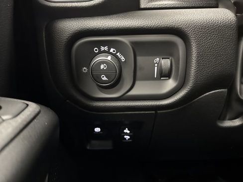 New 2026 RAM 1500 4x4 Crew Cab image 23