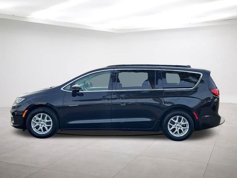 Used 2022 Chrysler Pacifica Touring-L image 4