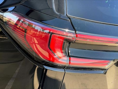 Used 2025 GMC Acadia Elevation image 26