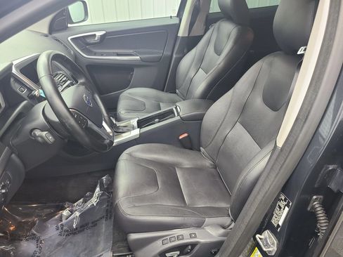 Used 2016 Volvo XC60 T5 Premier AWD/4WD image 23