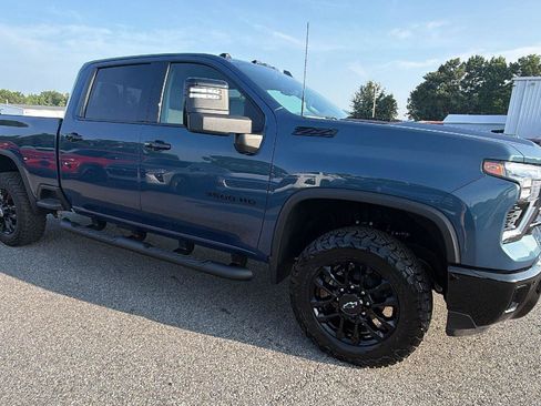 New 2026 Chevrolet Silverado 3500 LTZ w/ LTZ Plus Package AWD/4WD image 7