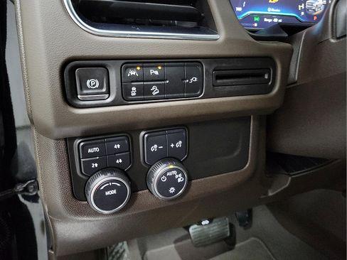 Used 2022 Chevrolet Tahoe Z71 AWD/4WD image 13