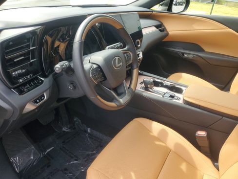 Used 2025 Lexus RX 350 Premium w/ Accessory Package (Z1) image 16