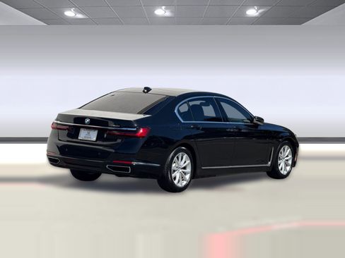 Used 2020 BMW 740i RWD image 9