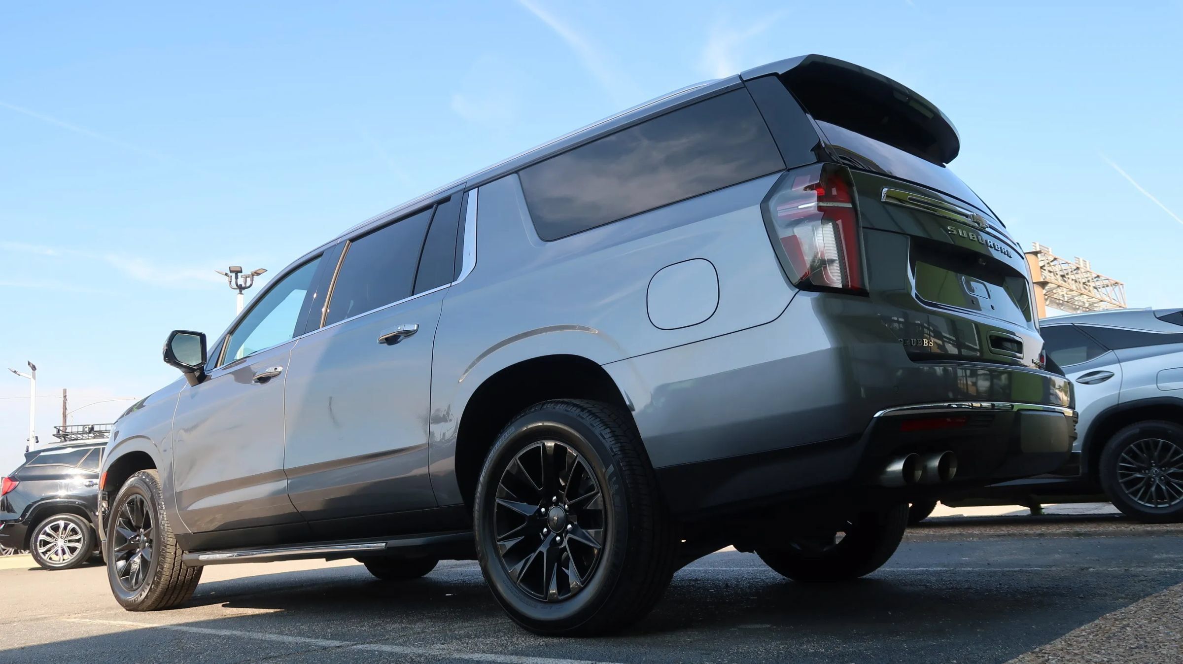 Used 2021 Chevrolet Suburban Premier w/ Premium Package RWD image 11