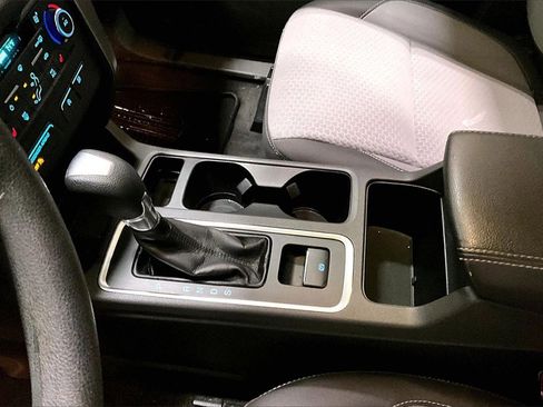 Used 2017 Ford Escape SE w/ Equipment Group 201A image 18