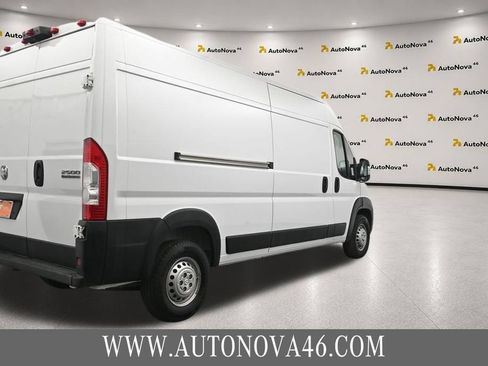Used 2025 RAM ProMaster 2500 w/ Convenience Group FWD image 9