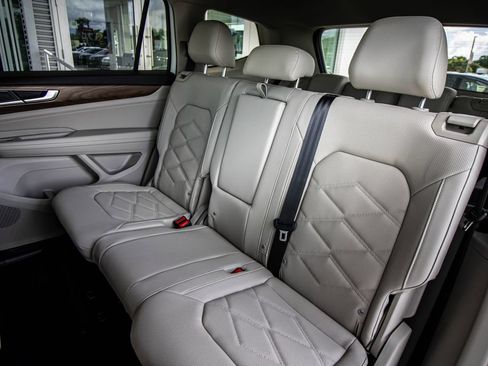 New 2026 Volkswagen Atlas SE FWD image 29