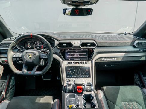 Used 2023 Lamborghini Urus Performante AWD/4WD image 15