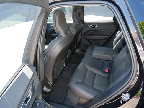 Certified 2025 Volvo XC60 B5 Plus w/ Climate Package AWD/4WD image 9
