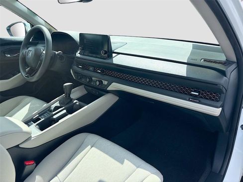 Certified 2023 Honda Accord EX image 32